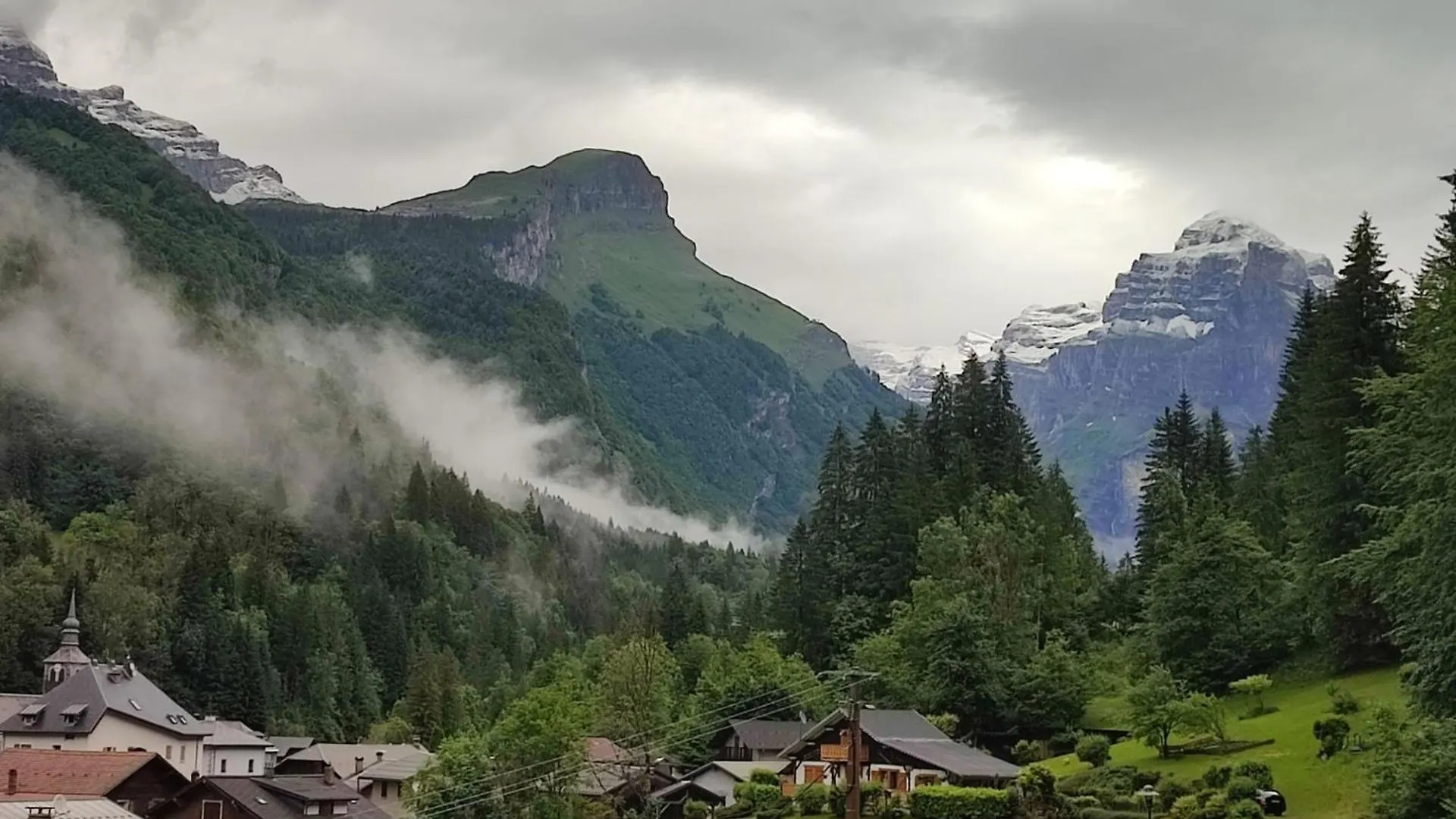 Le Refuge Des Trolls Apartment Sixt-Fer-a-Cheval 0*,  France